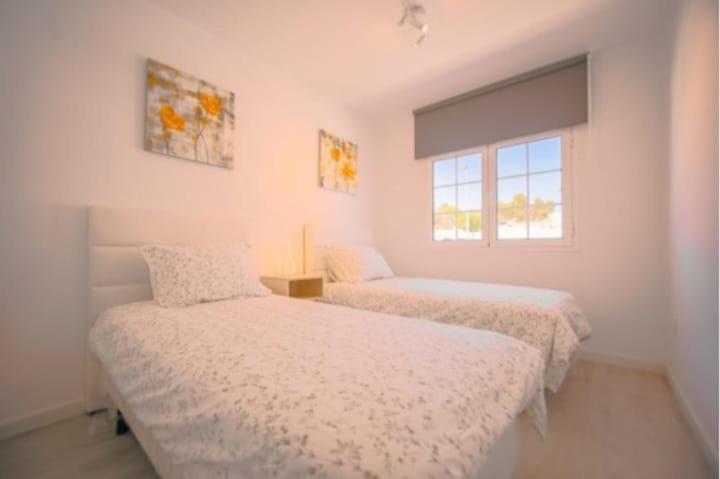 Atlantic View 1B 2 Bedrooms Ground Floor, Complex Featured On A Place In The Sun Puerto del Carmen  Exterior foto